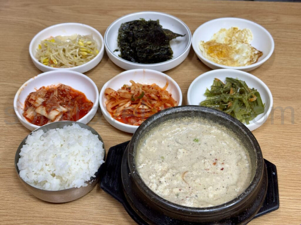 コンマウル食堂(豆村) スンドゥブ
